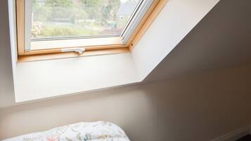 3 bedrooms, free WiFi, bed sheets