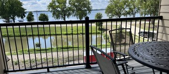 Cozy Lake View Condo