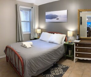 2 bedrooms, desk, iron/ironing board, free WiFi