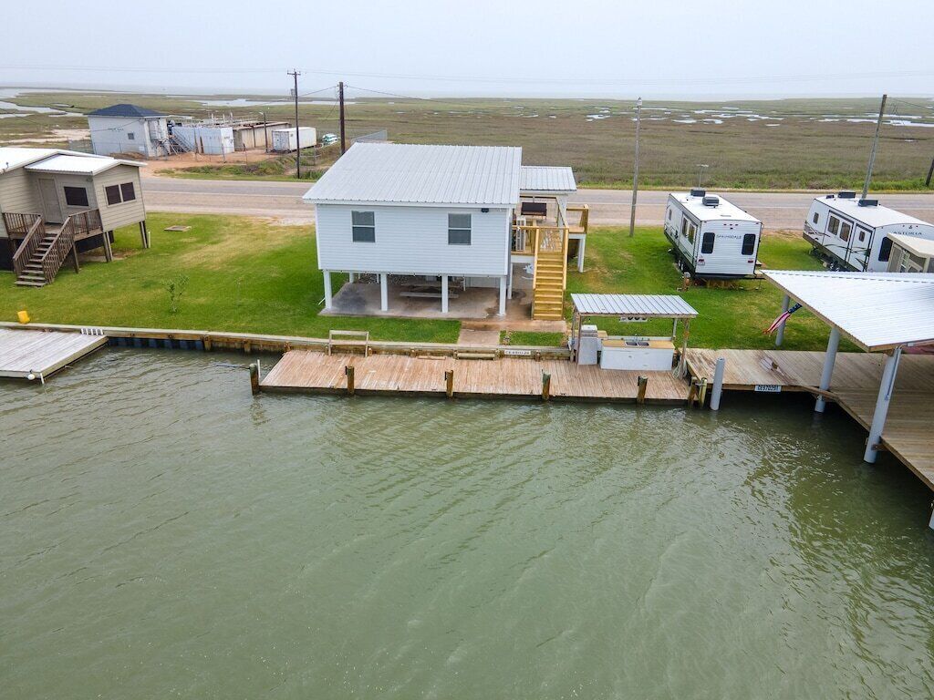 Gorda Getaway - Updated Home on the Colorado River, Minutes to Matagorda Beach!