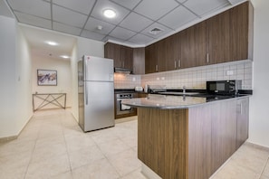 Fridge, microwave, oven, dishwasher - 4311, Elite Residence (Dubai)