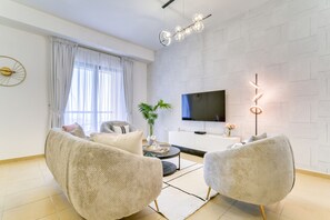 TV - Impeccable 2BR at Bahar 2 JBR by Deluxe Holiday Homes (Dubai)