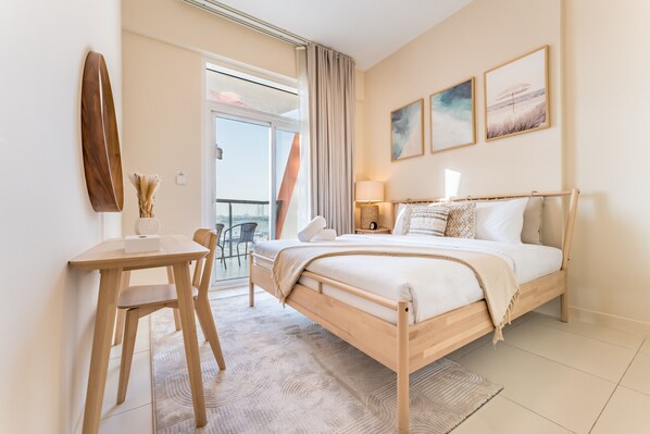 1 chambre, coffre-fort, fer et planche à repasser
