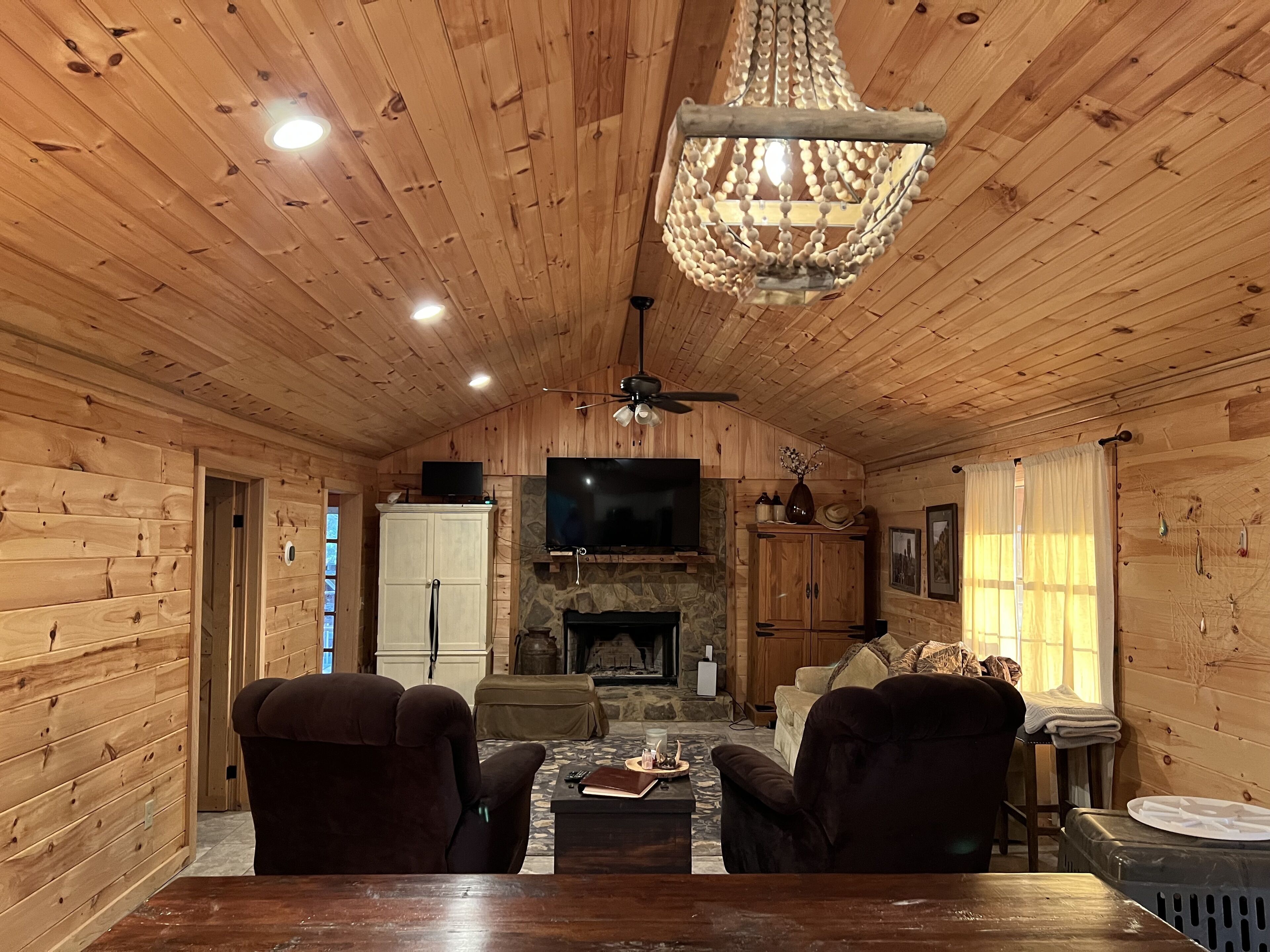 Rolling Meadows Countryside Cabin, Pets Welcome!
