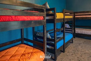 5 slaapkamers, een bureau, reisbedje, gratis wifi
