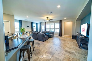 Smart TV - For Families and pets near Tesla, Hutto, Samsung (Round Rock)