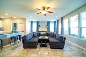 Smart TV - For Families and pets near Tesla, Hutto, Samsung (Round Rock)