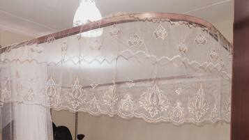 2 makuuhuonetta, silitysrauta/-lauta, Wi-Fi, vuodevaatteet