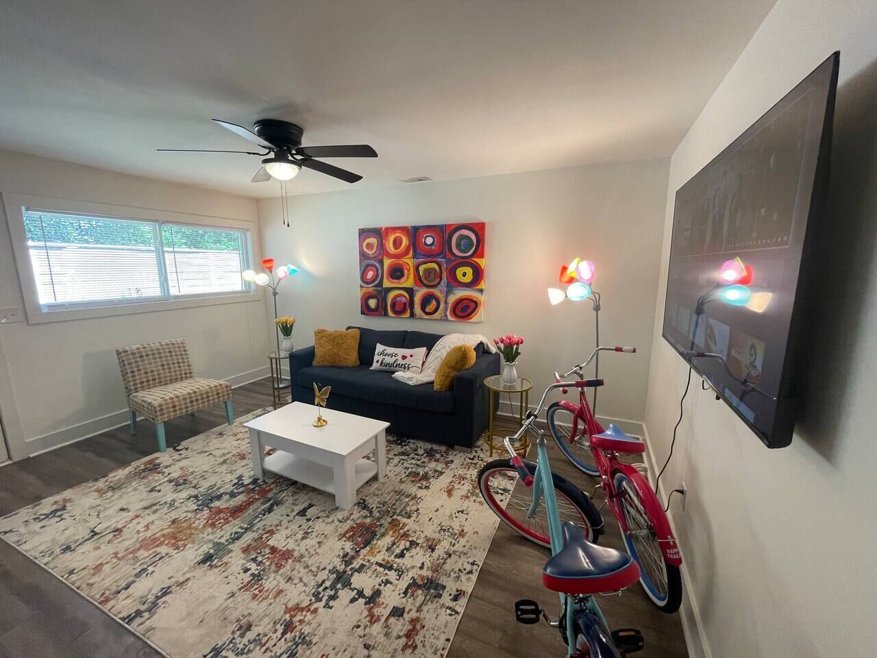Modern 2 Bedroom, Pet Friendly, 5 Min to Downtown, SC