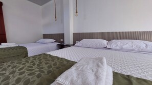 Traditional Triple Room | Blackout drapes, free WiFi, bed sheets - Hotel Islas Galapagos (Puerto Baquerizo Moreno)