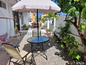 Courtyard - Hotel Islas Galapagos (Puerto Baquerizo Moreno)