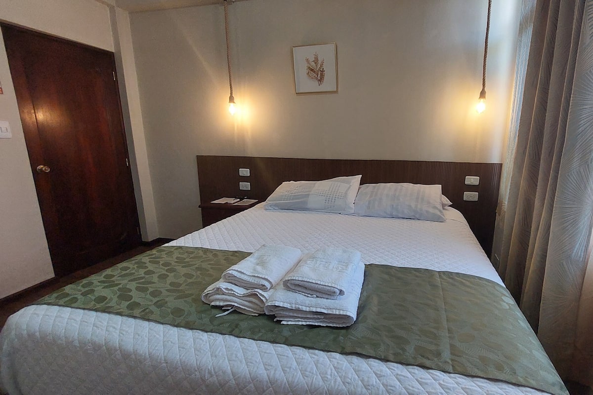 Standard Room | Langsir/tirai gelap terus, Wi-fi percuma, cadar katil 