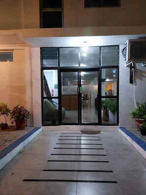 Property entrance - Hotel Islas Galapagos (Puerto Baquerizo Moreno)