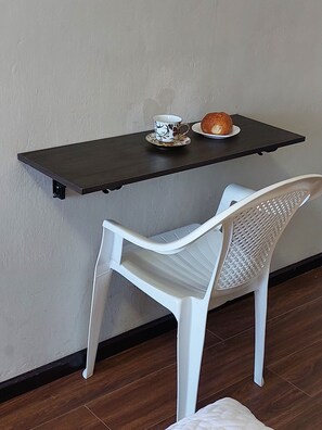 Basic Double Room | Coffee and/or coffee maker - Hotel Islas Galapagos (Puerto Baquerizo Moreno)