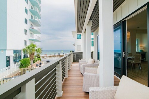 Bluffs 7 | NEW! Private pool! 10 Steps to beach boardwalk!