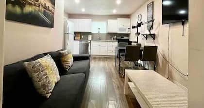 Cozy one bedroom in Lindle park by the Heights