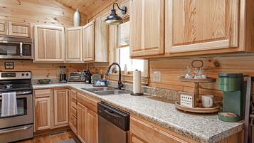 Frigorífic, microones, forn i placa de cuina