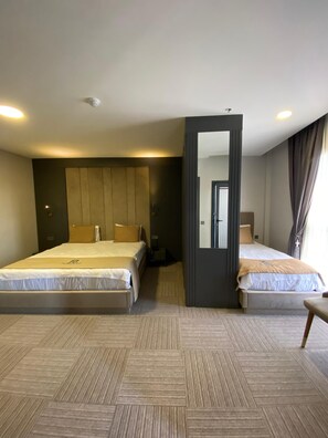 Familien-Dreibettzimmer, 1 Schlafzimmer | Bettwäsche aus ägyptischer Baumwolle, hochwertige Bettwaren