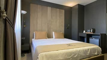Economy Double Room | Egyptian cotton sheets, premium bedding, down duvets, Tempur-Pedic beds