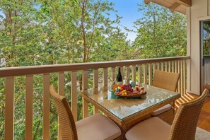Outdoor dining - Poʻipū Condo
A/C, Walk to Shops, Dining & Beaches (Koloa)