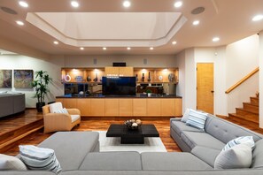 Smart TV, DVD player, stereo