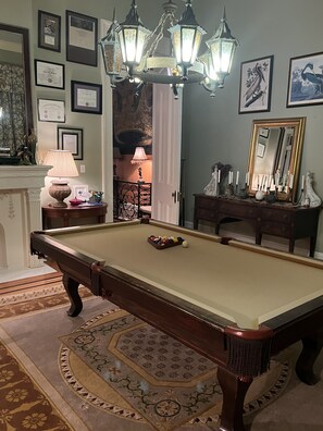 The Bayou Room | Wohnbereich | Smart-TV, Streaming-Dienste, Drucker