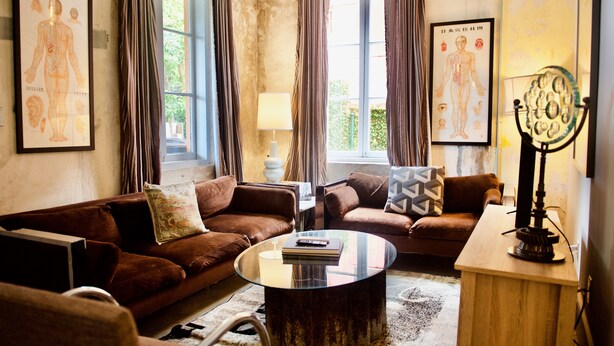 Studio Suite Deluks | Area keluarga | Smart TV, layanan streaming, dan printer