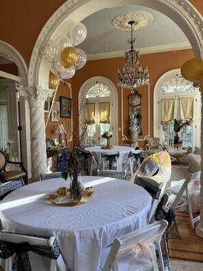 The Shanghai Room | Oleskelualue | Älytelevisio, suoratoistopalvelut, tulostin