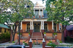 Exterior - Happy Place BnB (New Orleans)