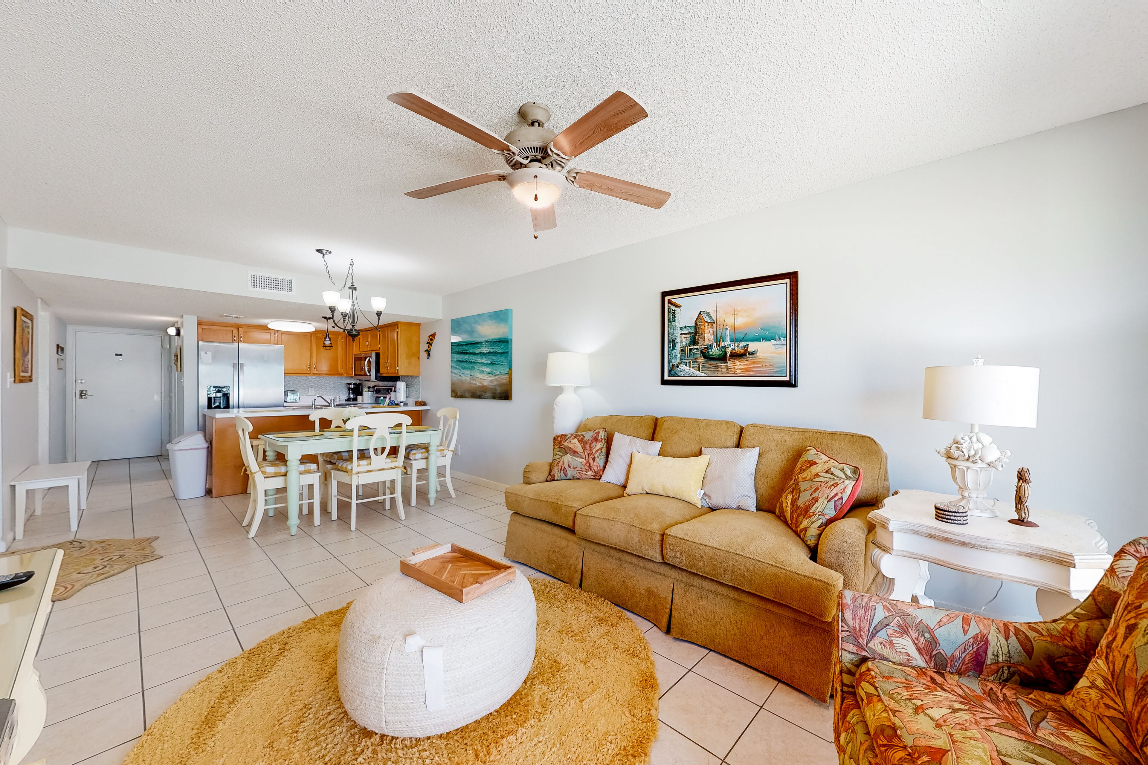 Stellar condo with patio, washer/dryer, full kitchen, & TV - close to beach