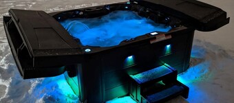 Beautiful, Spacious Basement Suite, Sleeps 7