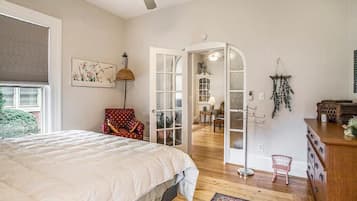 1 bedroom, iron/ironing board, Internet, bed sheets