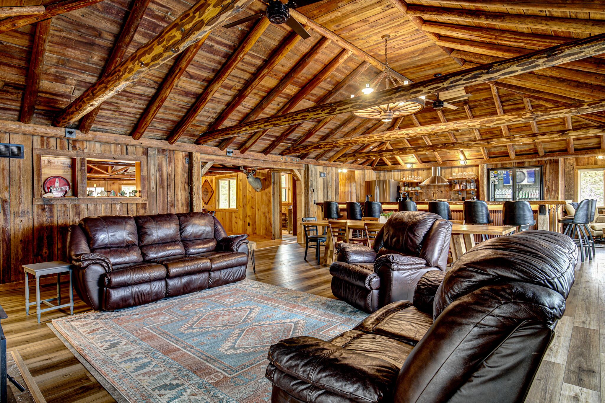 New! Luxury Lakeside Lodge on Beautiful Somo Lake