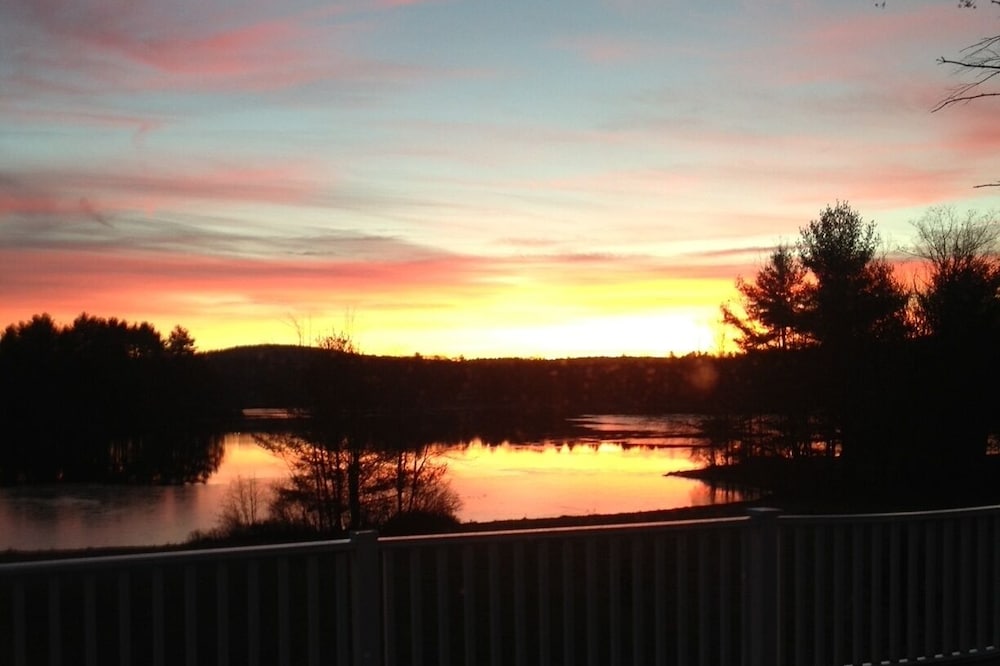 Amazing Lakefront property, Private In ground pool, Epic views of Lake Monomonac