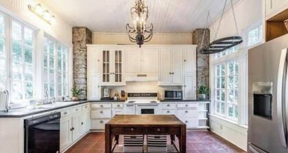 Gorgeous Historic Rental in Downtown Little Rock