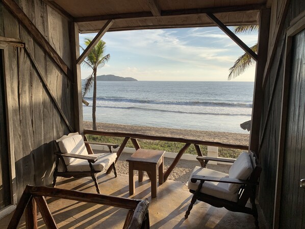 Ocean Front - Ground Floor | Ropa de cama de alta calidad y edredones de plumas