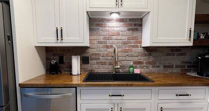 Perfect Little Condo in Downtown Auburn.