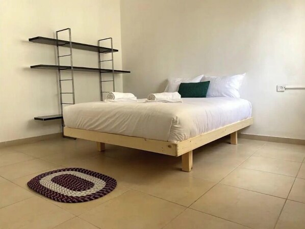 1 bedroom, WiFi, bed sheets