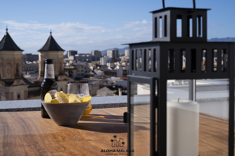 Luxury Duplex with pool and padel court in Town by AlohaMalaga