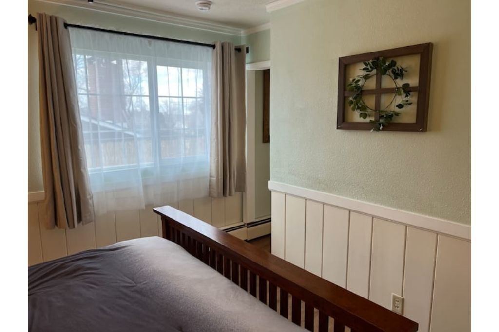 2 min from rt 66- hot tub-firepit-bocceball-bbq