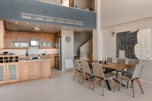 Lyxvilla | Eget kök | Diskmaskin, espressobryggare, kaffe- och tebryggare och vattenkokare