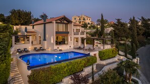 Front of property - Luxury Villa Karmaniolos Fiskardo Kefalonia (Kefalonia)