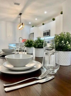 Dining - EDEN in Miami | Pool Spa w/Theater Room Pool House (Miami)