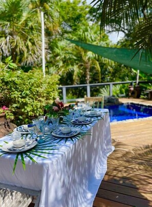 Outdoor dining
