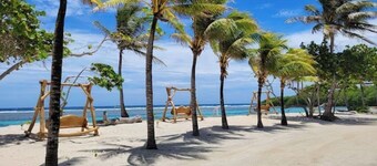 One-of-a-Kind Luxury Treehouse Eco Oasis with Private Beach Access 