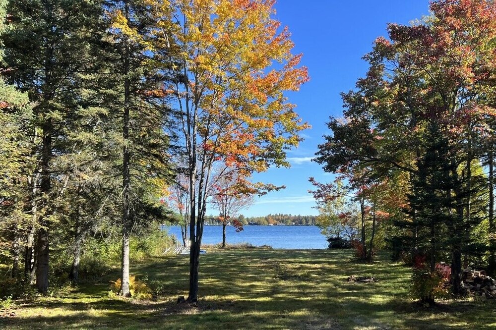 Sunny and spacious cottage by the lake.