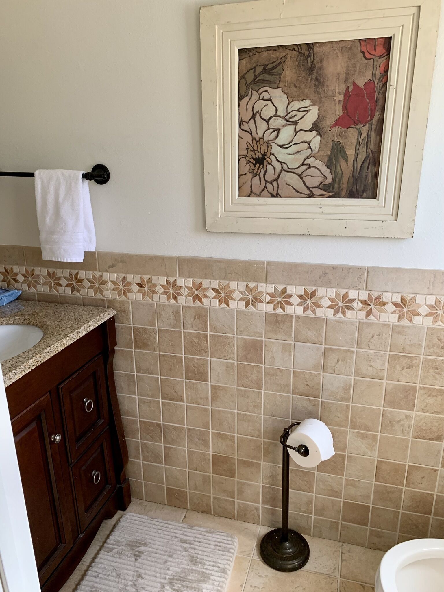 Whole house in quiet neighborhood close to lake and river.