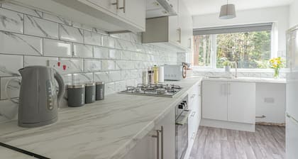 Spacious Family Home, great for city breaks or business stays