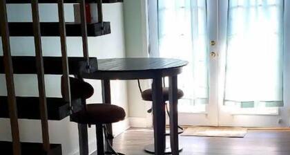 2bd,1.5ba waterfront- pool,parking,lake access