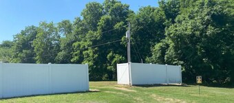 Huckleberry & Hucklebella Cabin